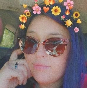 Meet your Posher, Jade